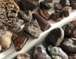 “北红玛瑙”东北农民早期可以上山挖到的一种天然玉石