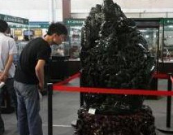 2吨重“碧玉山”将亮相第12届中国玉石雕精品博览会